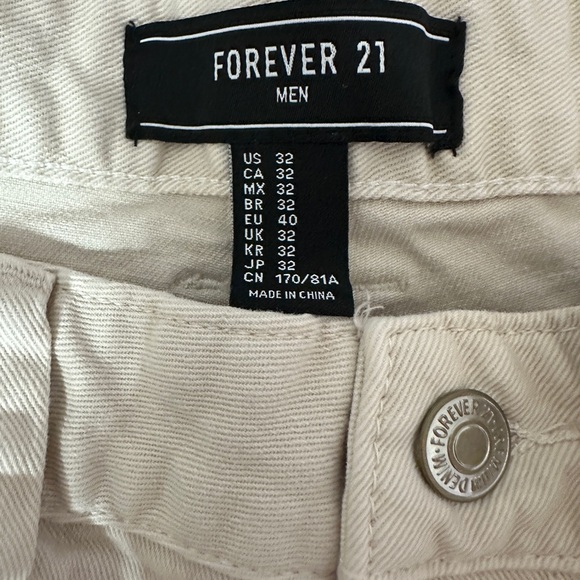 Forever 21 ivory denim shorts size 32 - Picture 2 of 3